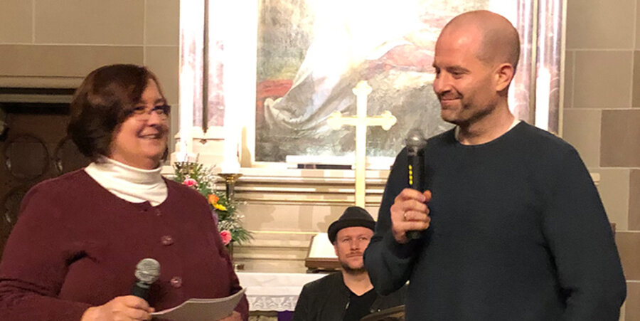Presbyterin Ute Leitner und der stellvertretende bild.de-Chefredakteur Daniel Böcking. Foto: Vanessa Kautz