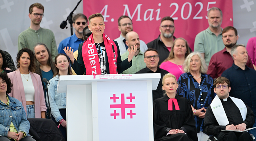 Angst macht „die Liebe so klein und eng, bis sie von Ausgrenzung und Feindschaft nicht mehr zu unterscheiden ist“: Die evangelische Theologin Hanna Reichel. Foto: picture alliance/epd-bild/Thomas Lohnes 