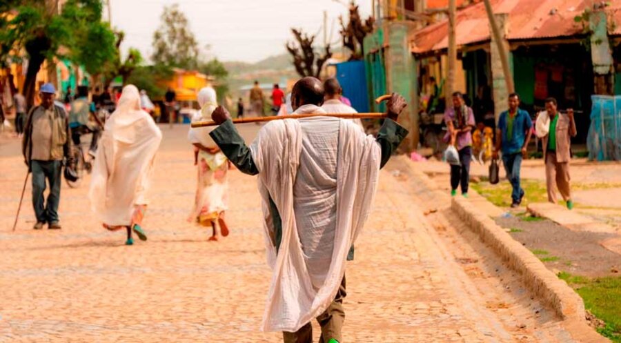 Menschen in Aksum in der Region Tigray. Foto: Rod Waddington