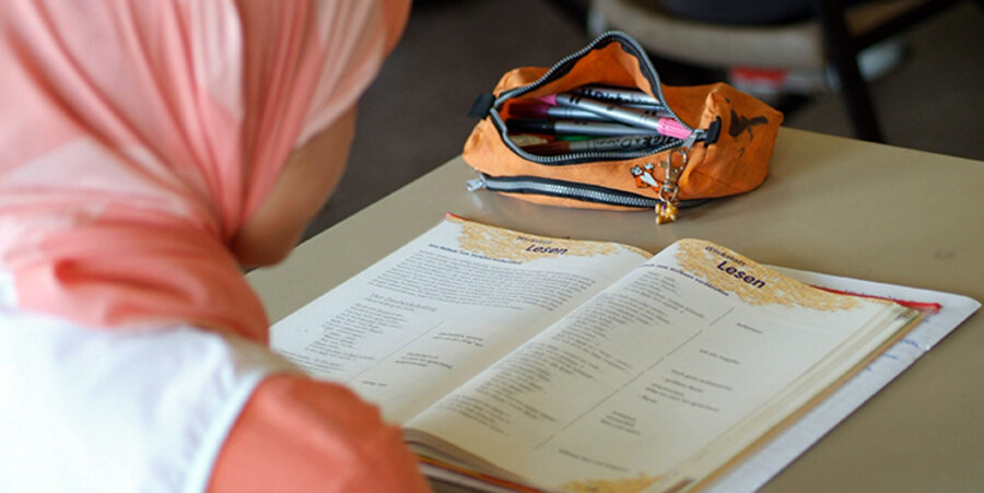 An vielen Schulen gibt es inzwischen Fördergruppen für muslimische Flüchtlinge. Foto: picture-alliance/JOKER
