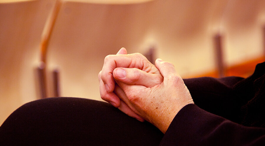 Nur wenige Deutsche suchen im Alltag durch Gebet die Nähe Gottes. Foto: IDEA/Weiss