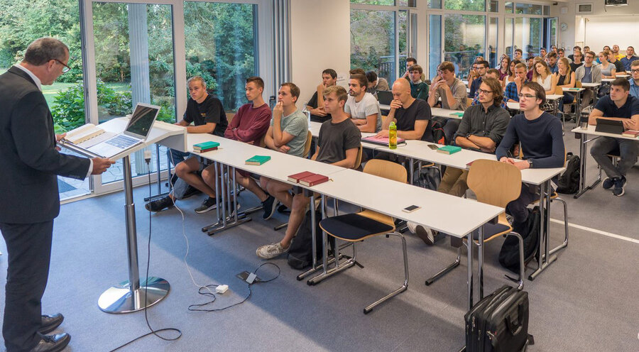 STH: Entzug der Akkreditierung gefährdet unsere Existenz. 