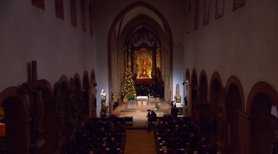 Der ökumenische Gottesdienst fand am 26. Januar in der Stiftskirche statt. Screenshot: Youtube/Stadt Aschaffenburg