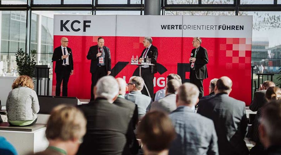 Das Gespräch bei der KCF-Lounge. Foto: IDEA/Matthias Schmitt