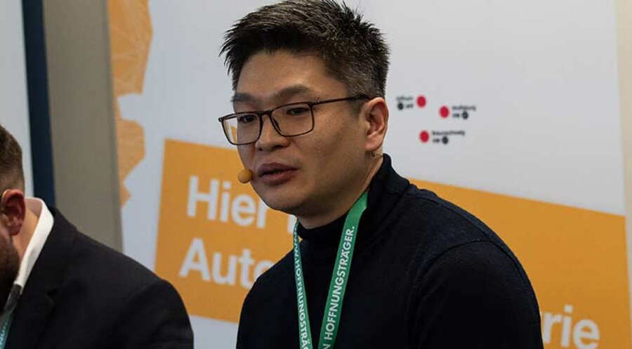 Der Entwicklungsprojektleiter bei der Mercedes-Benz AG, Sung-Am Kim. Foto: IDEA/Markus Pletz