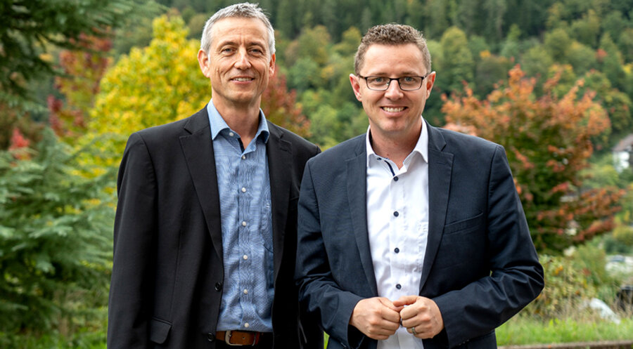 v. l.: Johannes Luithle tritt nicht nochmals zur Wahl als Direktor der Liebenzeller Mission an, David Jarsetz wurde zum neuen Direktor gewählt. Foto: Tanja Erb