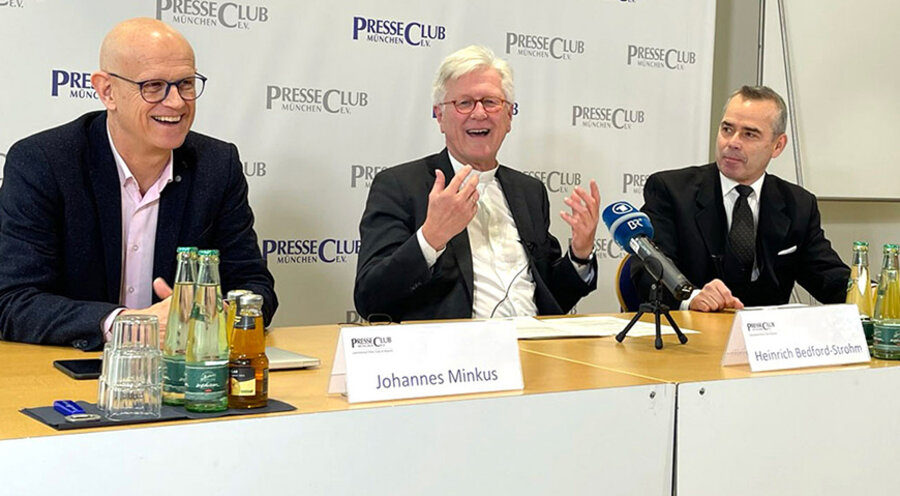v.l.n.r.: Johannes Minkus (Pressesprecher der bayerischen Landeskirche), Heinrich Bedford-Strohm (Landesbischof), Uwe Brückner PresseClub-Vorsitzender). Foto: PresseClub München