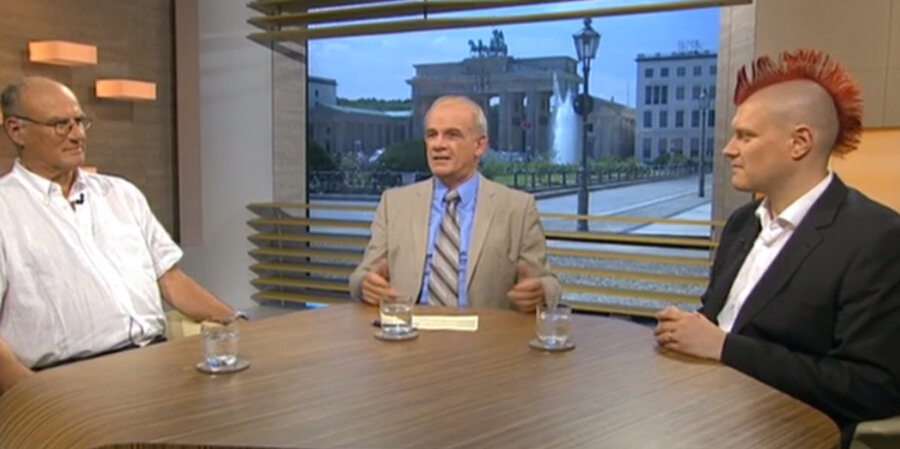 v.l.: der Sprachwissenschaftler Horst Haider-Munske, Peter Hahne und der Internetaktivist Sascha Lobo . Screenshot: ZDF.de