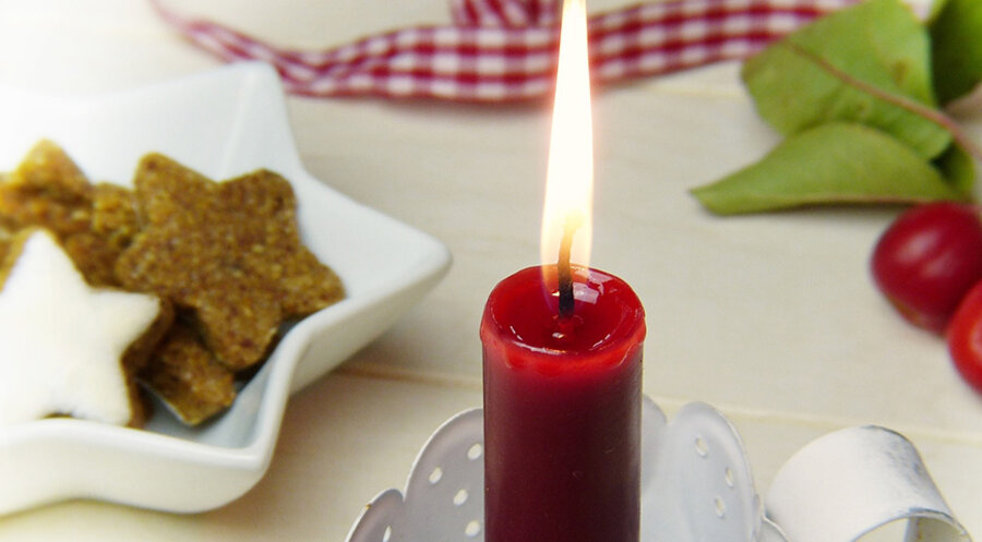 In den Päckchen befanden sich Kekse, Tee, Kerzen und eine Grußkarte. Symbolbild: pixabay.com