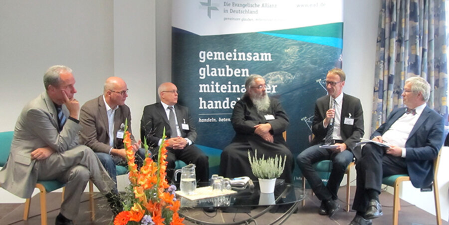 v. l.: Michael Diener, Thies Gundlach, Johannes Justus, Radu Constantin Miron, Ansgar Hörsting, Hartmut Steeb. Foto: idea/Pankau