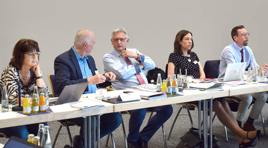 v. l.: Annegret Adamczak, Martin Scheuermann, Helmut Matthies, Daniela Städter und Dennis Pfeifer. Foto: IDEA