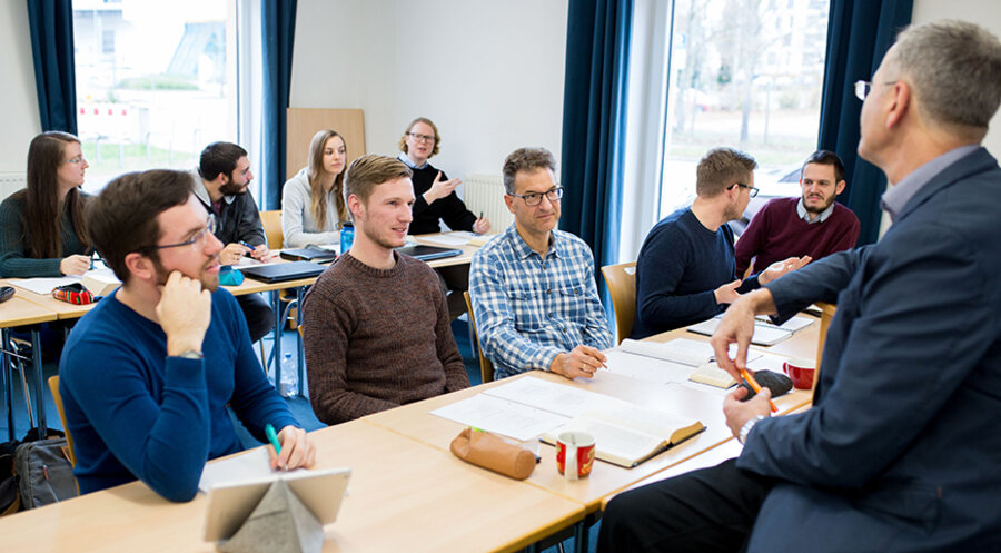 Das BSK bietet in Zusammenarbeit mit Missionswerken und Gemeinden eine duale Ausbildung an, bei der praktische Einsätze von Anfang an den theoretischen Unterricht ergänzen. Foto: BSK