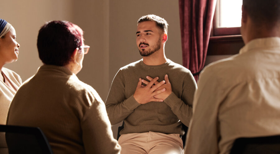 In christlichen Gruppen entsteht oft eine eigene Sprache. Wer von außen kommt, versteht sie nicht. Foto: iStock/Jacob Wackerhausen