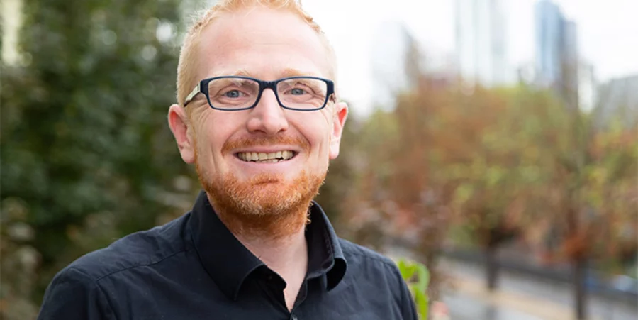 Chris Pahl ist Projektleiter des Jugendkongresses „Christival22“ und Buchautor. Foto: Christival