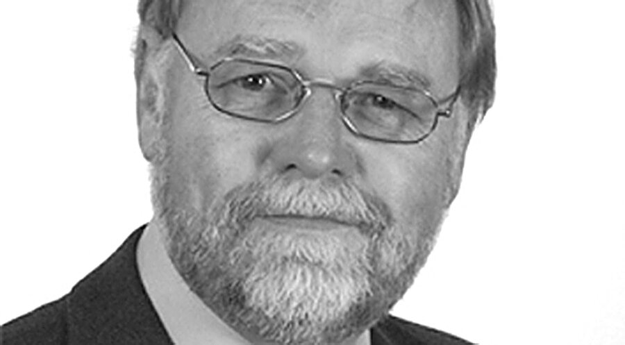 Der Liedermacher und frühere württembergische Dekan Winfried Dalferth. Foto: Privat