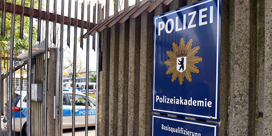 Nach Angaben der Deutschen Polizeigewerkschaft versuchen arabische Großfamilien, gezielt Angehörige in die Polizeiakademie einzuschleusen. Foto: picture-alliance/Maurizio Gambarini/dpa