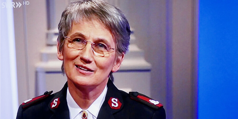 Die Ur-Ur-Enkelin des Heilsarmee-Gründers William Booth, Renée Zünd-Cachelin. Screenshot: SWR