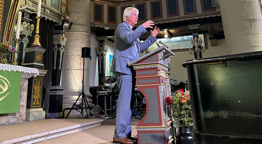 „Jeder sollte aus seinen Fehlern lernen dürfen"“: Der Landesbischof der Evangelisch-Lutherischen Landeskirche Schaumburg-Lippe, Karl-Hinrich Manzke, beim Jahresempfang seiner Kirche. Foto: Landeskirche Schaumburg-Lippe