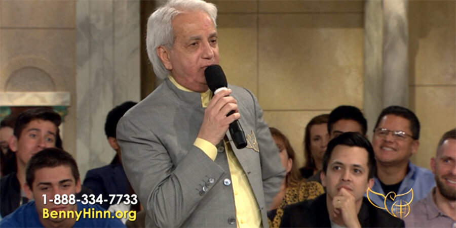Der umstrittene US-Fernsehprediger Benny Hinn in seiner Predigt am 2. September. Screenshot: Facebook/Benny Hinn Ministries