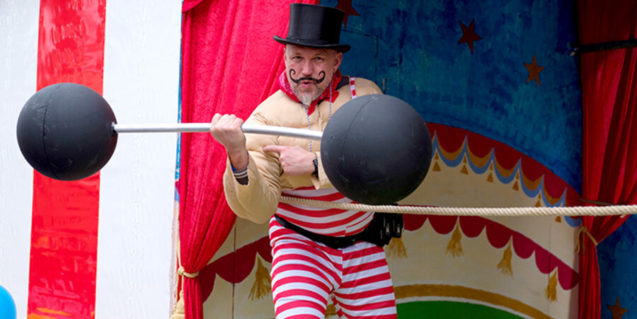 Der Einsatz von Zirkustricks soll bei den Kindern sowohl Begeisterung für Gott und die Bibel wecken als auch die „motorischen Fähigkeiten im Bereich der Zirkusdisziplinen“ hervorbringen. Symbolbild: pixabay.com