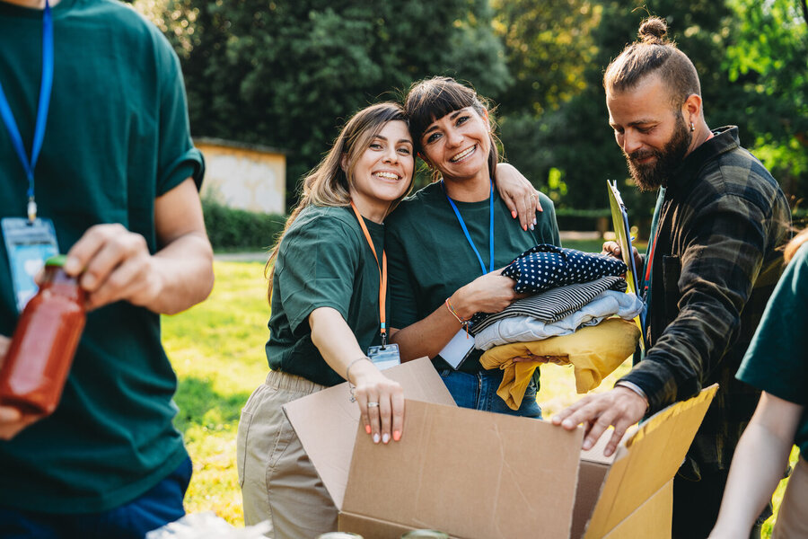 Viele Gemeinden und christliche Werke freuen sich über freiwillige Helfer. Symbolfoto: istock / Filippo Bacci