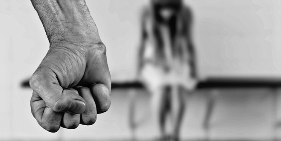 Unter häusliche Gewalt fallen etwa Mord, Totschlag, Körperverletzung, Vergewaltigung, Bedrohung, Stalking, Freiheitsberaubung und Zwangsprostitution. Symbolfoto: pixabay.com