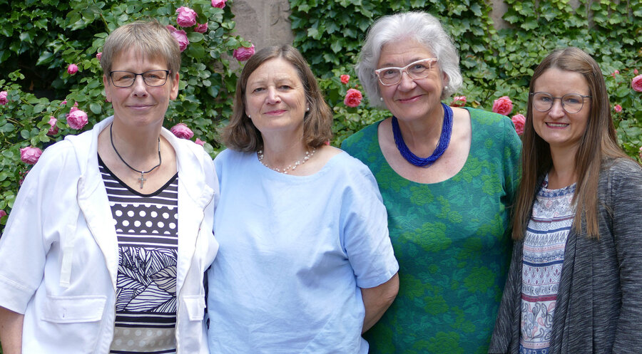Das deutsche Komitee (v.l.n.r.): Ulrike Göken-Huismann, Cornelia Trommer-Klimpke, Brunhilde Raiser, Mona Kuntze. Foto: Weltgebetstag der Frauen - Deutsches Komitee e. V.