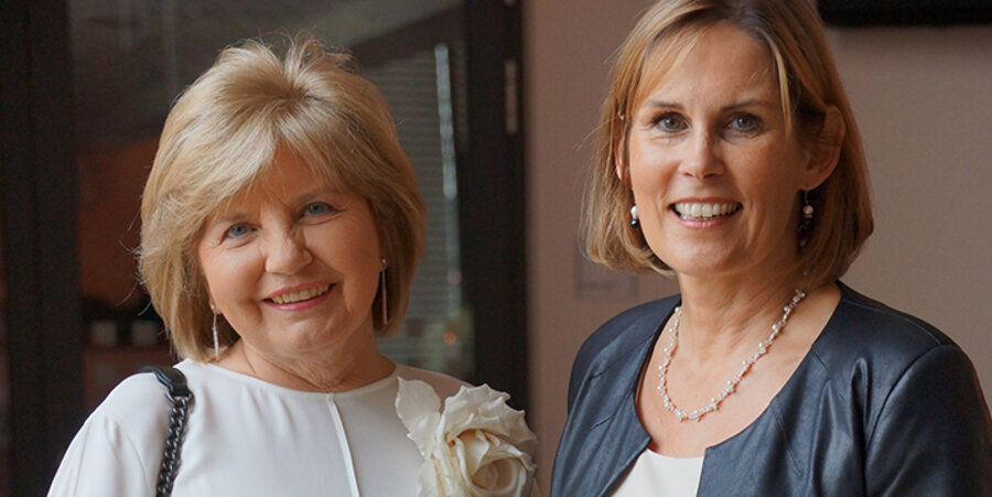 v.l.: Die Gründerin der Zeitschrift "Lydia", Elisabeth Mittelstädt, und ihre Nachfolgerin als Chefredakteurin, Ellen Nieswiodek-Martin. Foto: Jörg Schwehn/Gerth Medien