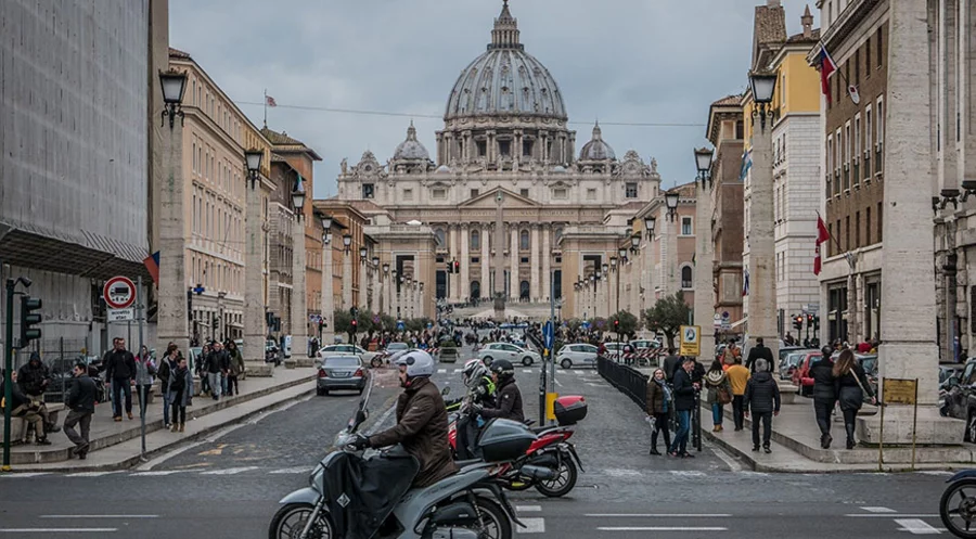 An der Lateran-Universität studieren etwa 4.000 Frauen und Männer. Symbolfoto: pixabay.com