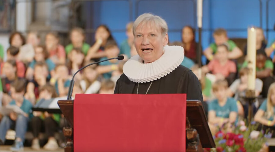 Die amtierende EKD-Ratsvorsitzende, Bischöfin Kirsten Fehrs, beim ökumenischen Gottesdienst. Screenshot: YouTube/Evangelische Kirche in Deutschland