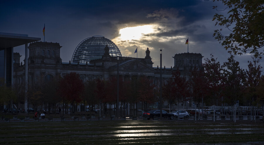 Jeder dritte Deutsche ist der Meinung, dass die Bundesregierung mehr für diskriminierte und verfolgte Christen weltweit tun müsste. Symbolfoto: picture alliance/dpa | Paul Zinken