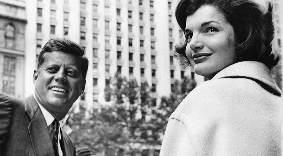 Von Januar 1961 bis November 1963 First Lady der USA: Jacqueline Kennedy mit ihrem Ehemann während eines Besuchs in New York. Foto: picture alliance / ZUMAPRESS.com | KEYSTONE Pictures USA