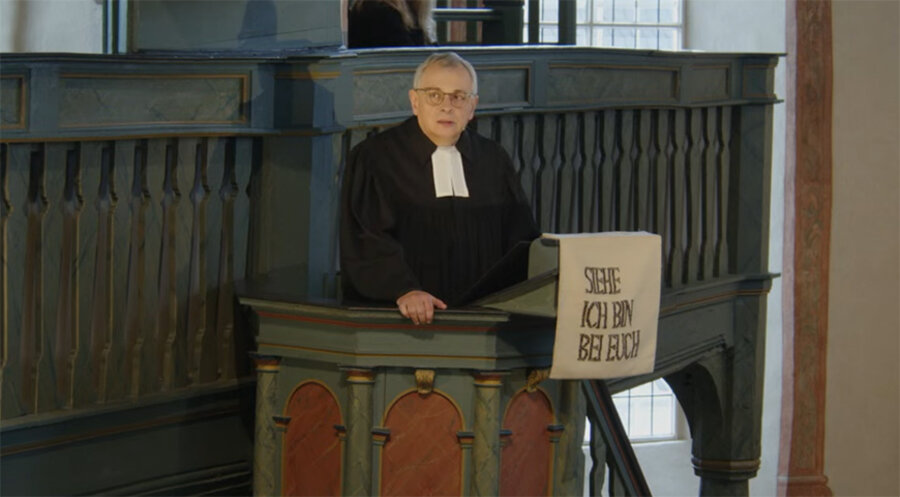 Der Superintendent des Evangelischen Kirchenkreis Siegen-Wittgenstein, Peter-Thomas Stuberg, beim Gottesdienst in Freudenberg.
Screenshot: YouTube.de/Evangelische Kirchengemeinde Freudenberg