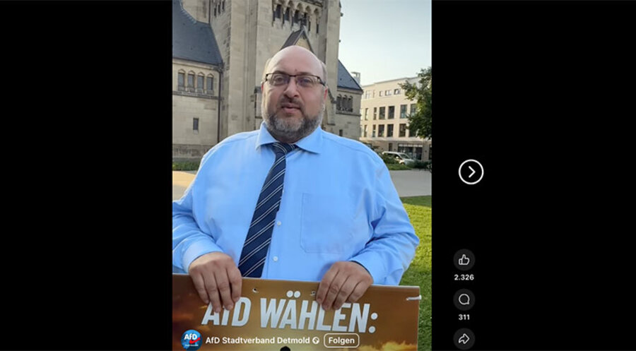 Bürgermeisterkandidat Viktor Hübner von der AfD spricht vor einer Kirche in Detmold. Screenshot: facebook.com/AfD Stadtverband Detmold