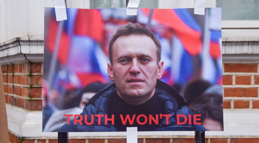 Weltweit erinnerten Demonstrationen an den russischen Regimekritiker Alexej Nawalny. Foto: IMAGO/Vuk Valcic