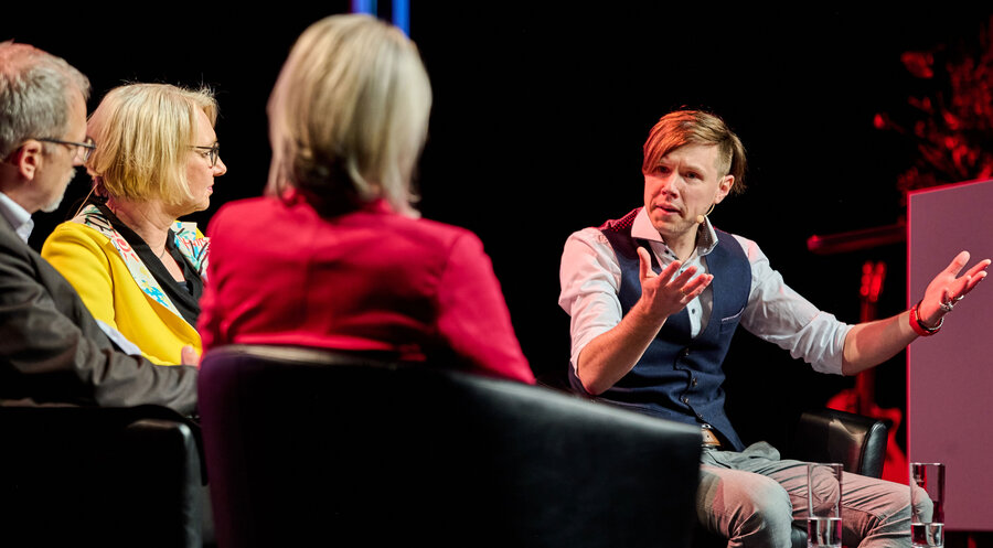 In einer Talk-Runde sprach Stadelmann über das Thema „Künstliche Intelligenz und Ethik – zwischen Potenzial und Risiken“. Foto: IDEA/Florian Boillot