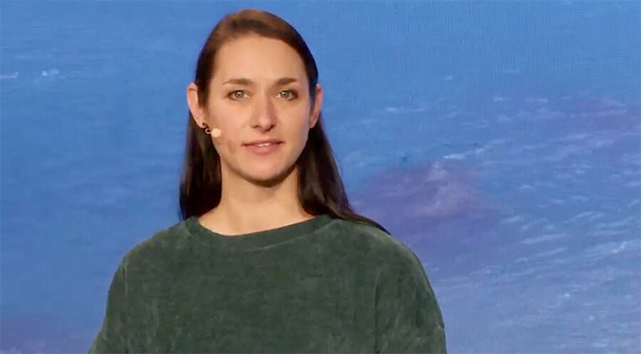 Die Leiterin des Entwicklungsdienstes „Coworkers Freiwillige“, Désirée Schad, bei der digitalen JUMIKO. Screenshot: JUMIKO
