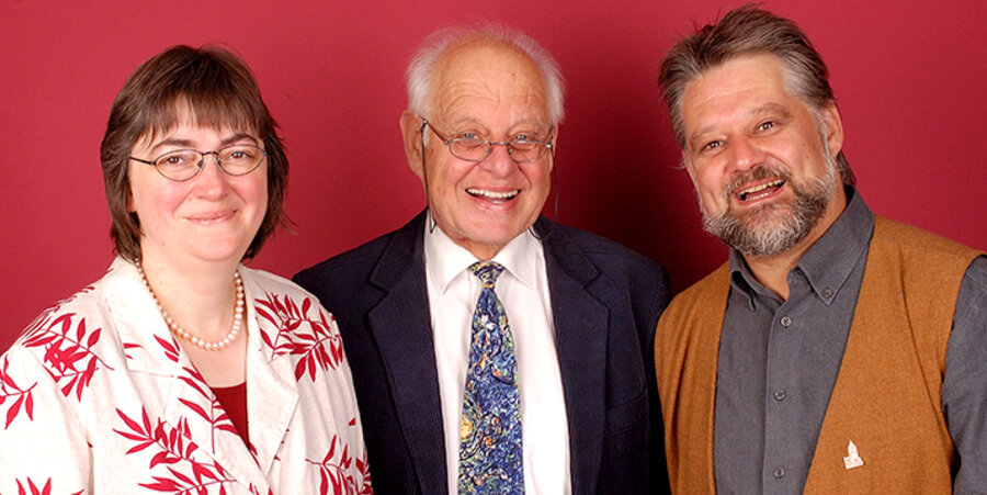 Seit dem Jahr 2010 wird Pastor i. R. Sven Findeisen (Mitte) zu Hause von seinem Sohn, Pastor A. James Findeisen-MacKenzie, dessen Ehefrau Anja und deren Familie betreut und gepflegt. Foto: Privat