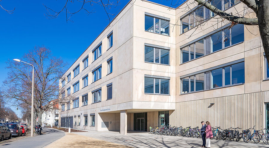Der Neubau bietet rund 8.800 Quadratmeter Raumfläche, davon etwa 3.300 Quadratmeter großzügige Flure. Foto: Norbert Neumann