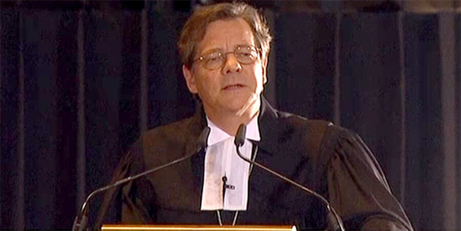Der Bischof der Evangelischen Kirche Berlin-Brandenburg-schlesische Oberlausitz, Markus Dröge, im Trauergottesdienst in der Kaiser-Wilhelm-Gedächtniskirche. Screenshot: ARD