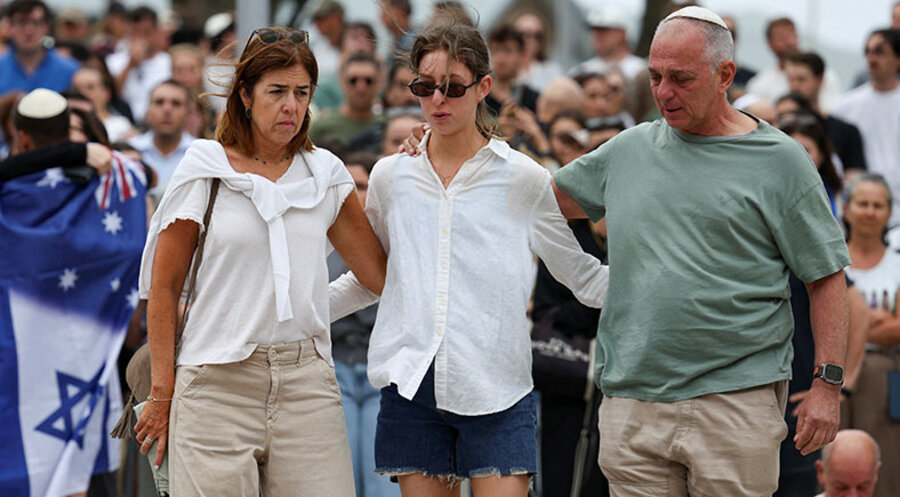 Trauernde am Bondi Pavilion. Foto: picture alliance/REUTERS|Hollie Adams