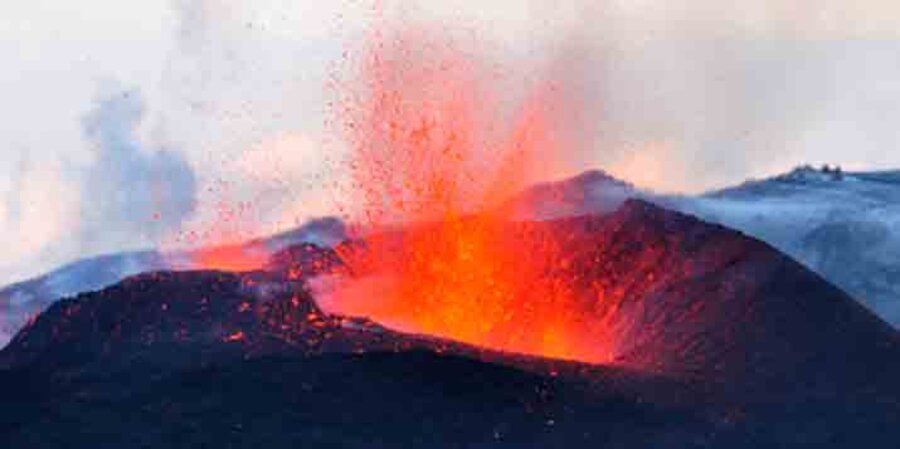 Vulkanausbruch:  Weiße Evangelikale in den USA schreiben Naturkatastrophen eher der Endzeit als dem Klimawandel zu. Foto: flickr.com/Ulrich Latzenhofer