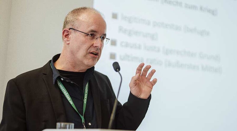 Der Professor für Evangelisation und Apologetik an der Evangelischen Hochschule Tabor, Matthias Clausen. Foto: IDEA/Matthias Schmitt