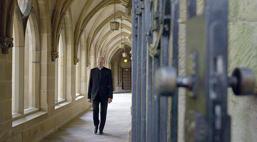 Die Doku "Schweigen und Vertuschen" beleuchtet die Aufarbeitung sexueller Gewalt seitens der römisch-katholischen Kirche. Bild: Eco Media TV/Andrea Rumpler