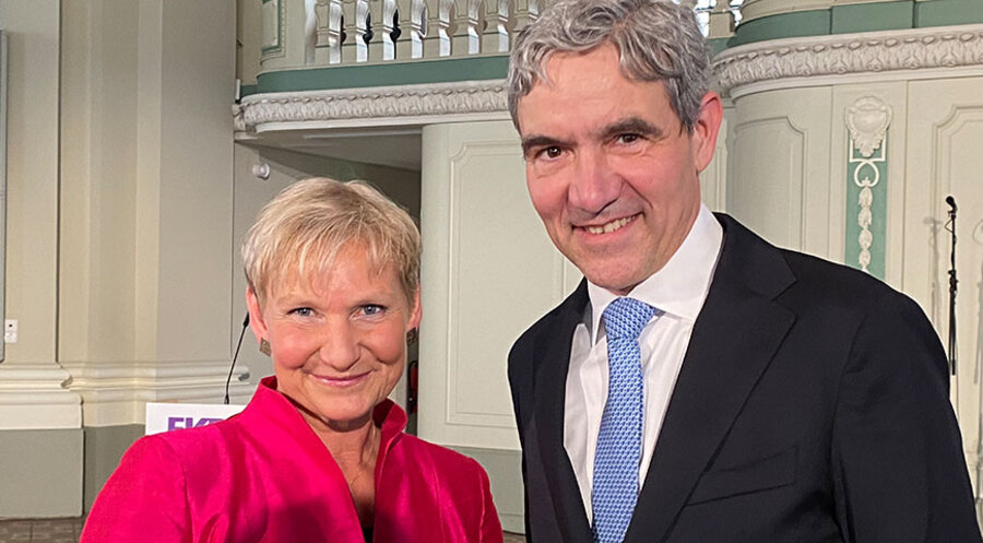 Die amtierende EKD-Ratsvorsitzende, Bischöfin Kirsten Fehrs und der Präsident des Bundesverfassungsgerichts, Prof. Stephan Harbarth. Foto: IDEA/Karsten Huhn