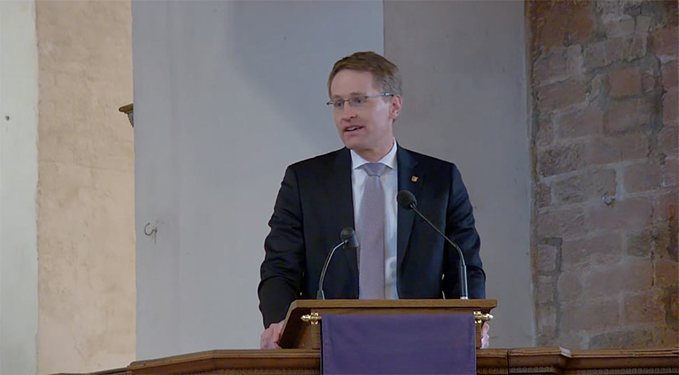 Der schleswig-holsteinische Ministerpräsident Daniel Günther. Screenshot: youtube.com/Nordkirche