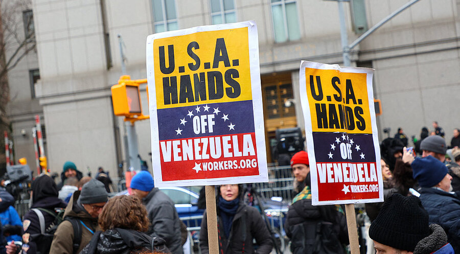 Die Festnahme des sozialistischen Diktators hat starke Reaktionen ausgelöst: In New York warten Anhänger von Nicolás Maduro vor dem Bundesgericht. Foto: picture alliance / abaca | Guerin Charles/ABACA
