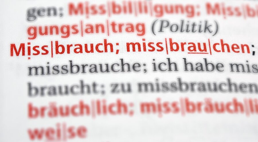 Ein ehemaliger Pastor einer Bremer Kirchengemeinde muss sich Missbrauchsvorwürfen stellen. Symbolfoto: picture alliance / imageBROKER | Michael Weber