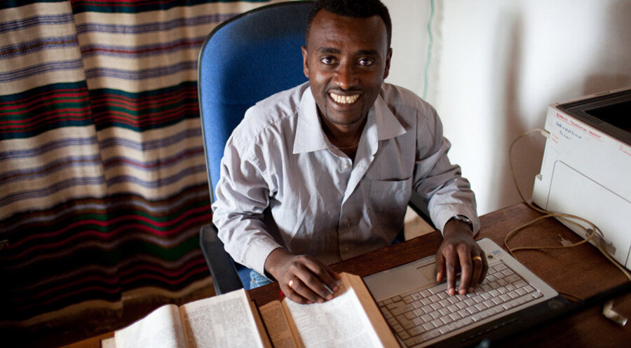 Der Mensch bleibt unverzichtbarer Bestandteil des Übersetzungsprozesses. Foto: Adam Jeske/Wycliffe Global Alliance