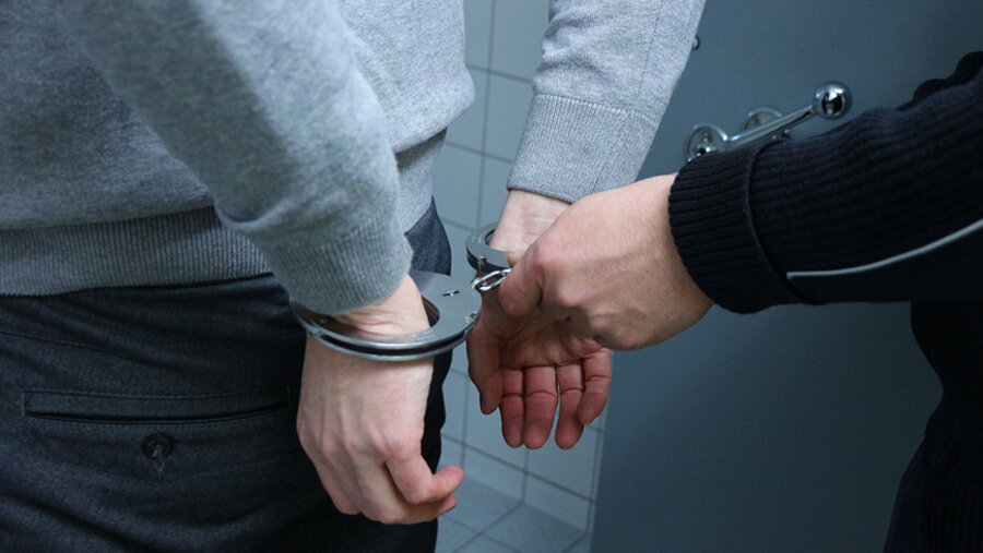 Mehr als zehn Jahre muss der Angeklagt in Haft. Symbolfoto: pixabay.com